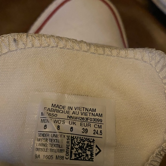 White converse sneakers size 8 - Picture 15 of 15